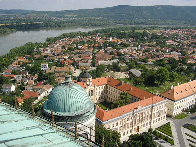 68 Esztergom (Ostřihom), bazilika, kupole, pohled na Esztergom, 06.07.11